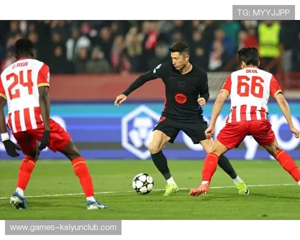 拉菲尼亚回敲队友门前补射进球